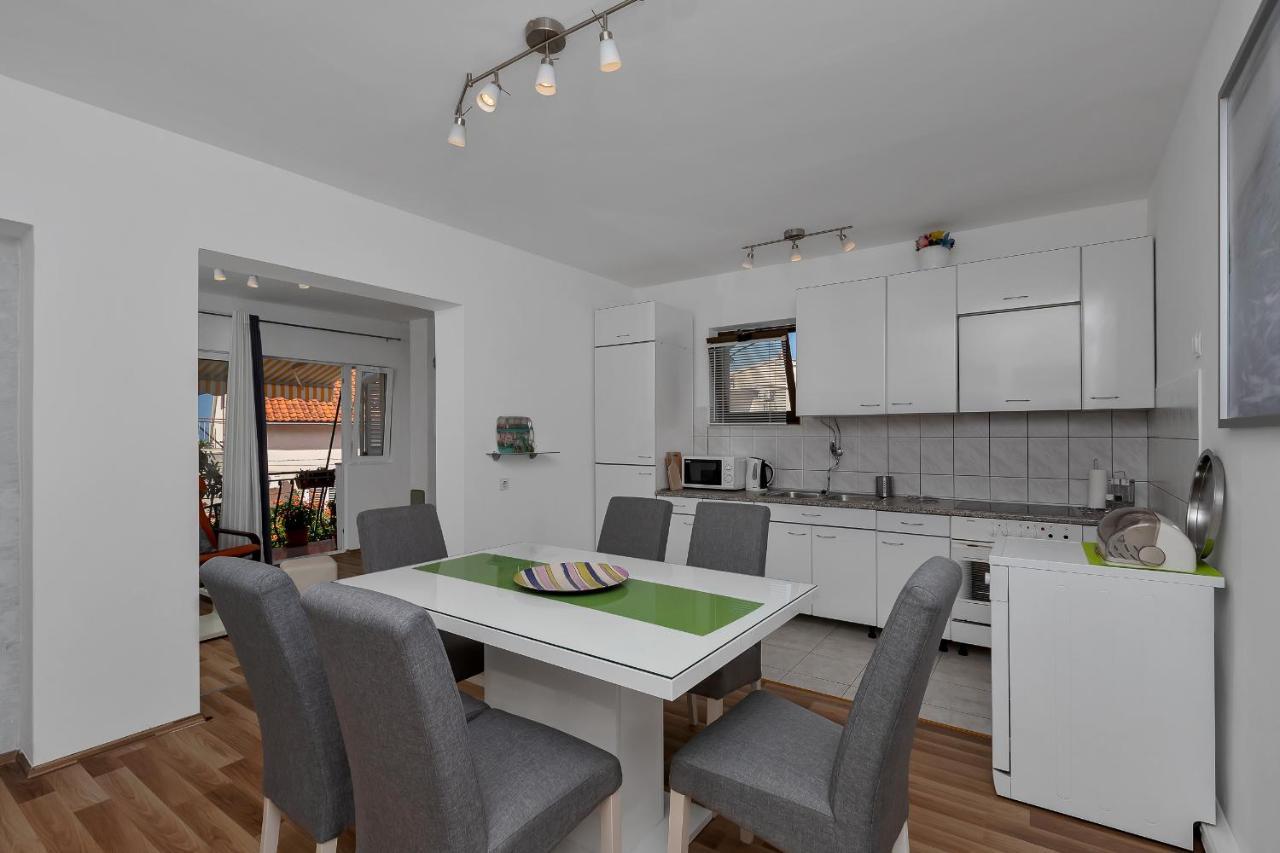 Apartment Sabina Макарска Экстерьер фото