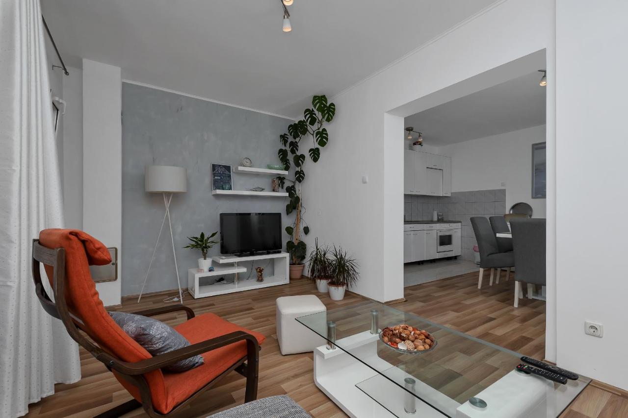 Apartment Sabina Макарска Экстерьер фото